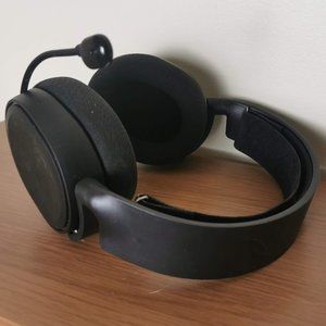SteelSeries Arctis 5 Surround Sound RGB Gaming Headset